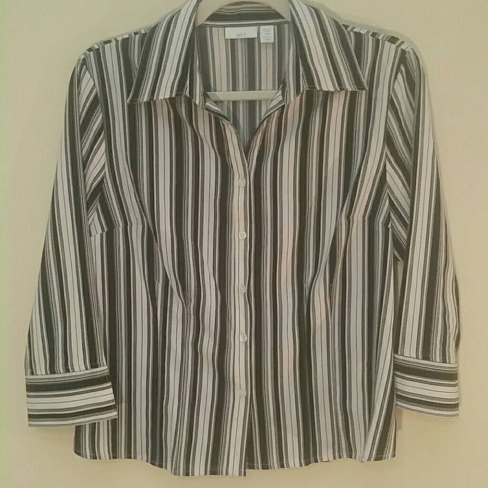 Apt 9 used vertical stripes button down shirt